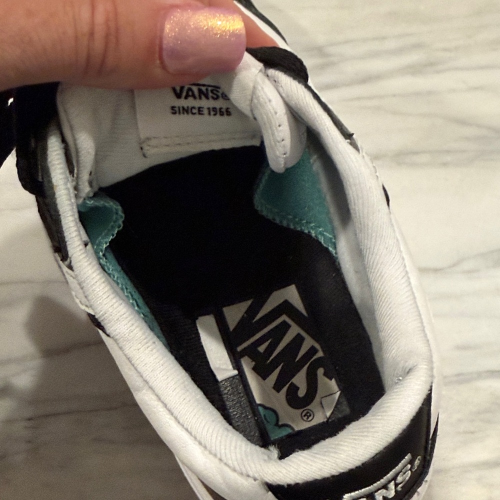 Vans Womens Black and White Low-Top Sneakers - Picture 6 of 7